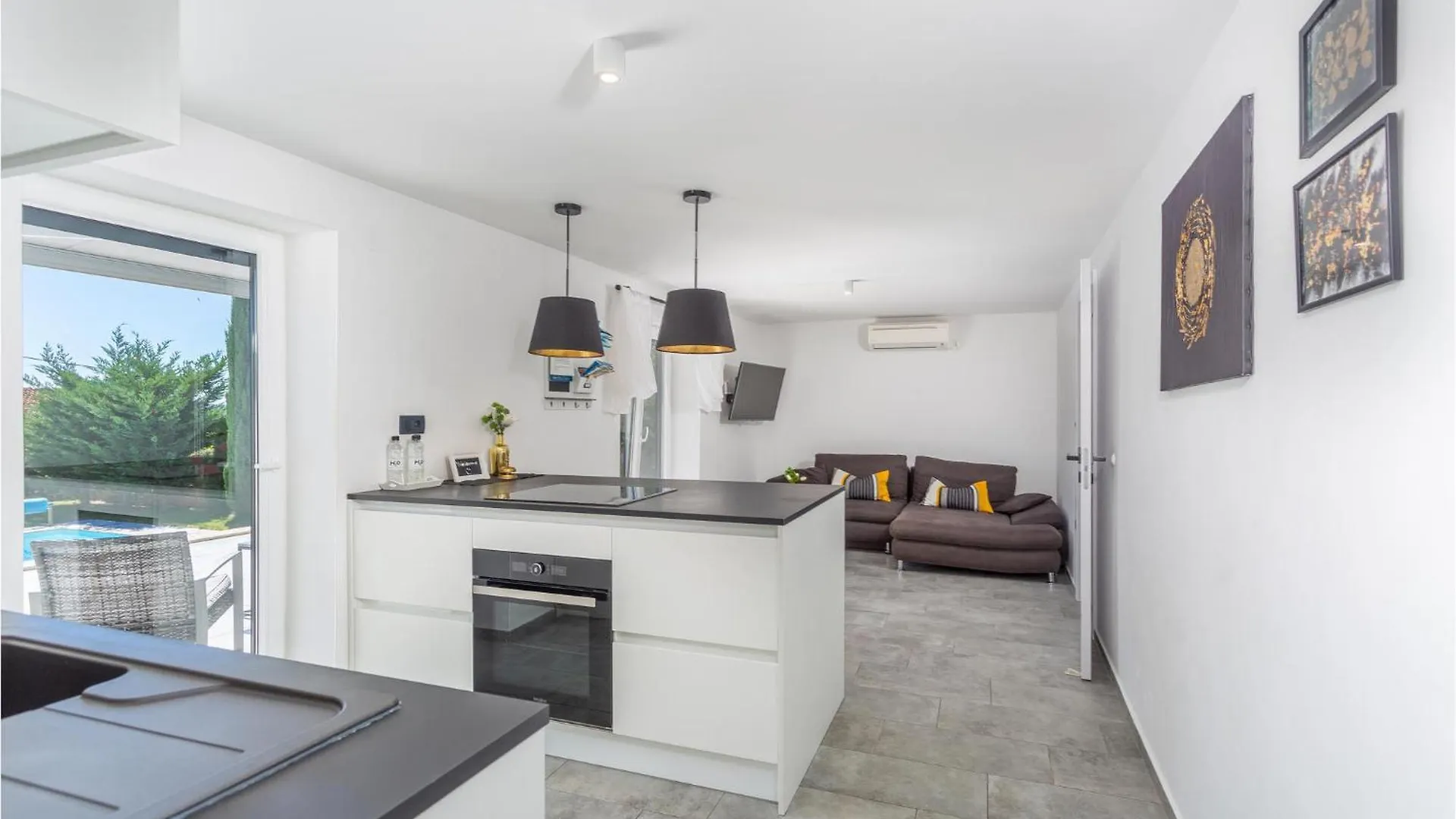 Pet Friendly Home In Kornic With Kitchen