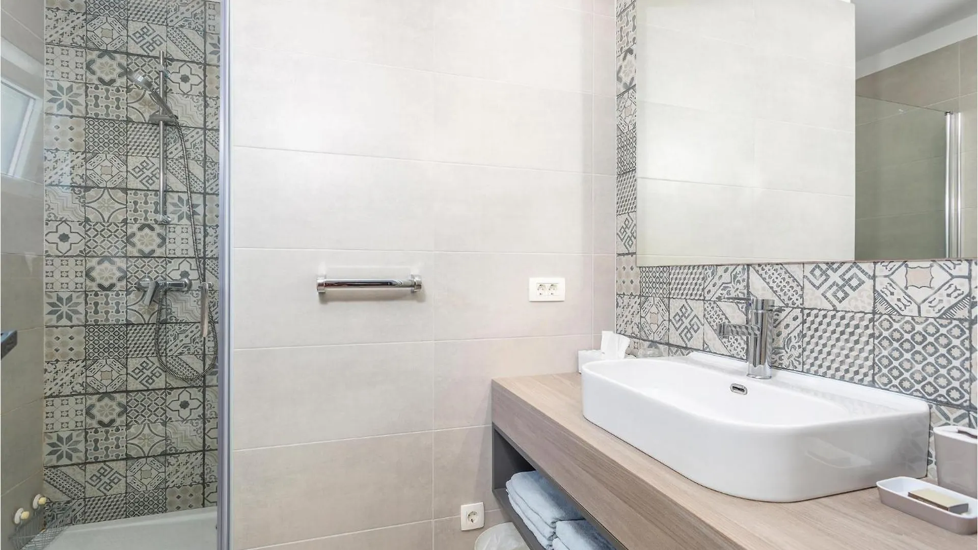 Semesterbostad Pet Friendly Home In Kornic With Kitchen Kroatien